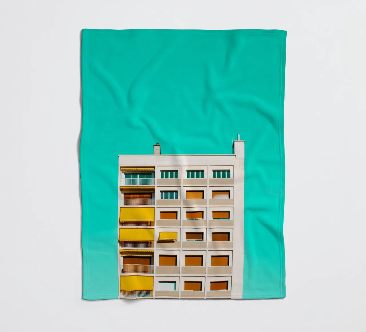 edificio cielo turchese coperta in pile da pastel color shape