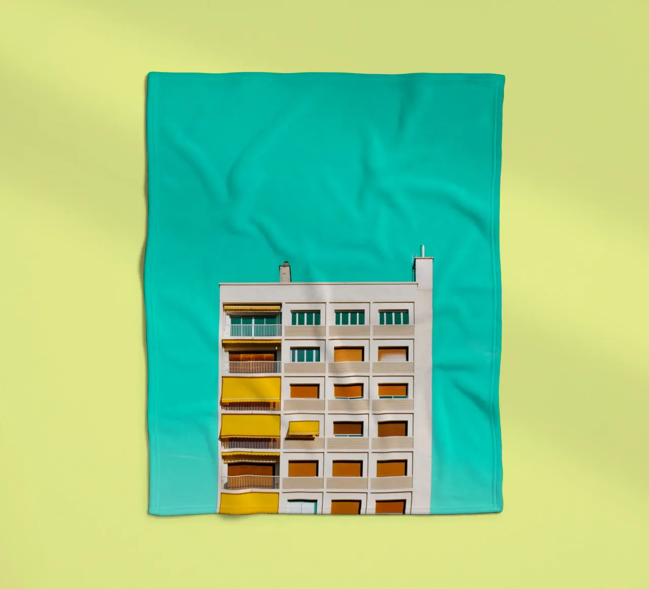 edificio cielo turchese coperta in pile da pastel color shape