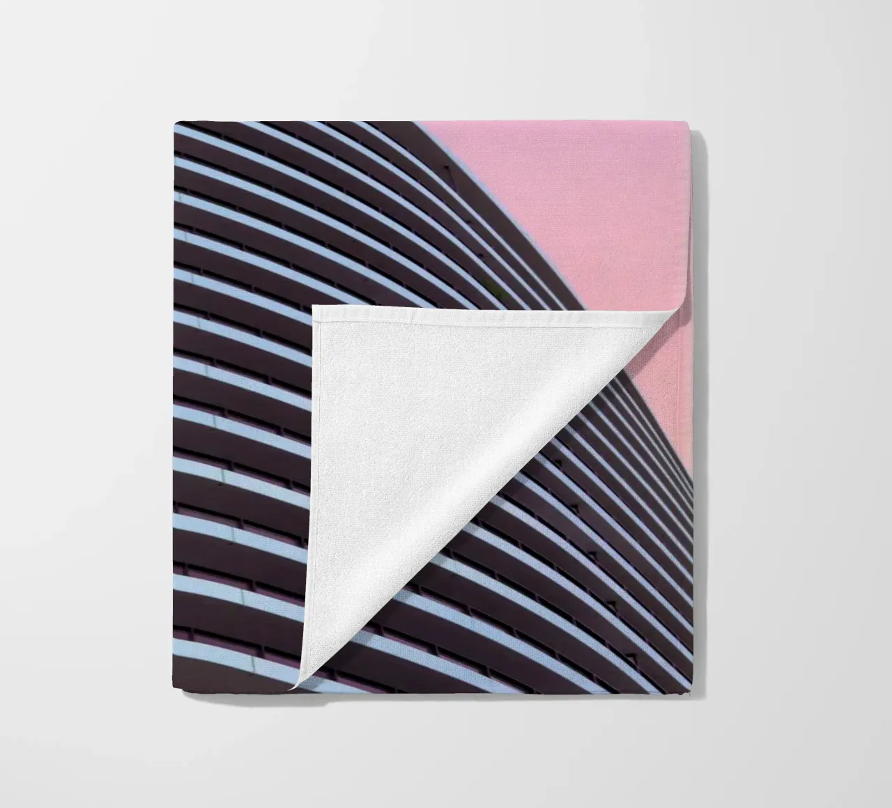 gratte-ciel balcons bâtiment serviette de plage de pastel color shape