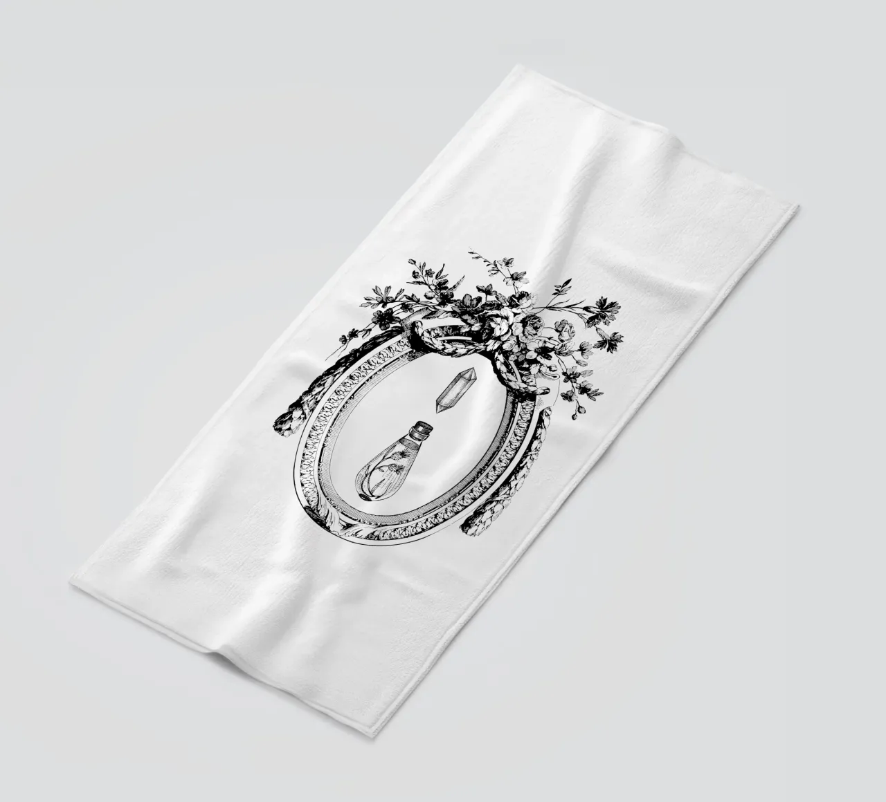 cadre vintage fleuri avec fiole et cristal serviette de plage de morphinaeblue