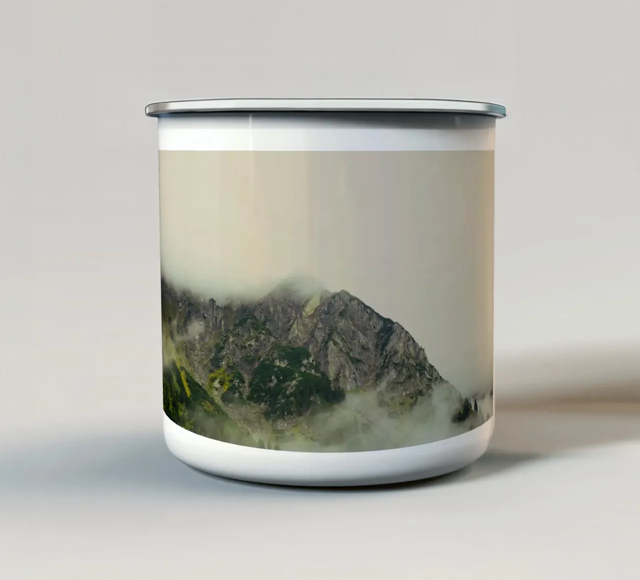 nebbia di montagna tazza in smalto da Earthly Visions