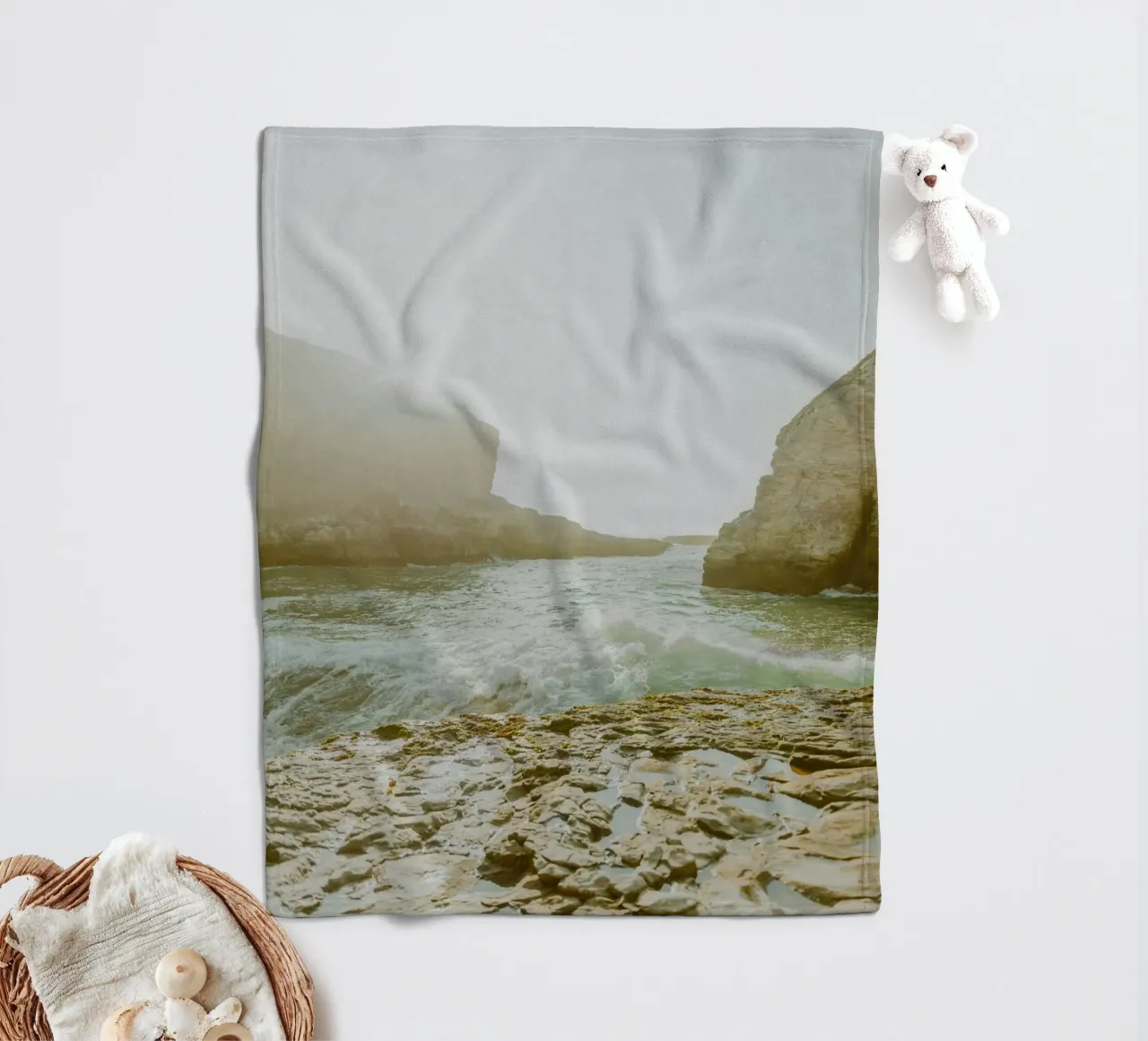 spiaggia oceano coperta in pile da Earthly Visions