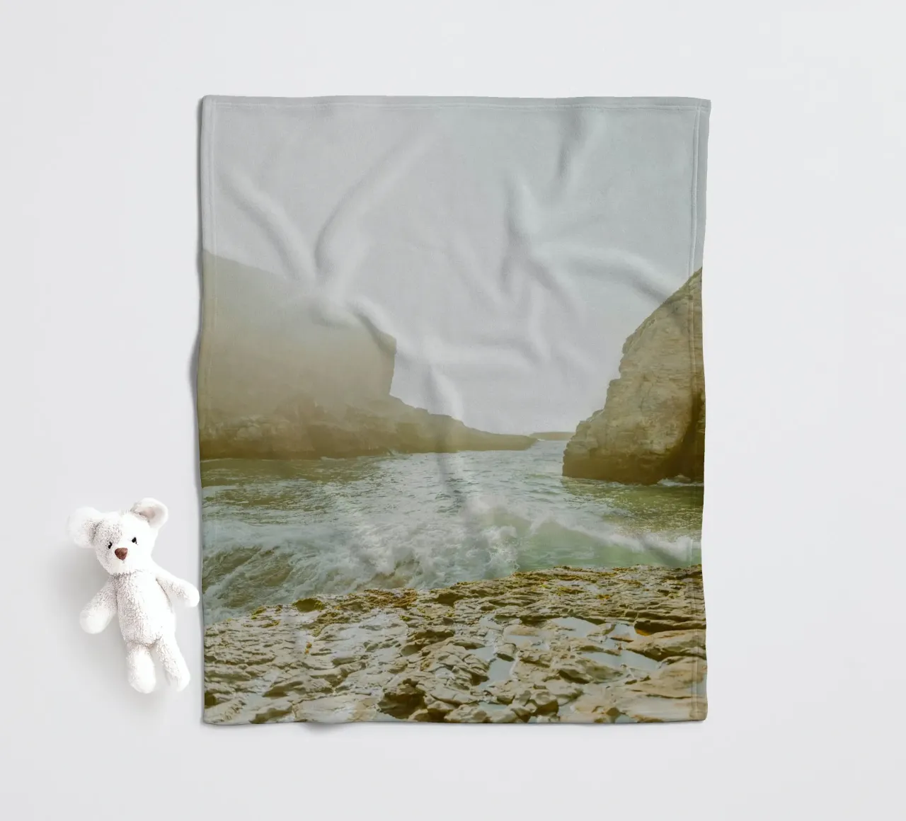 spiaggia oceano coperta in pile da Earthly Visions