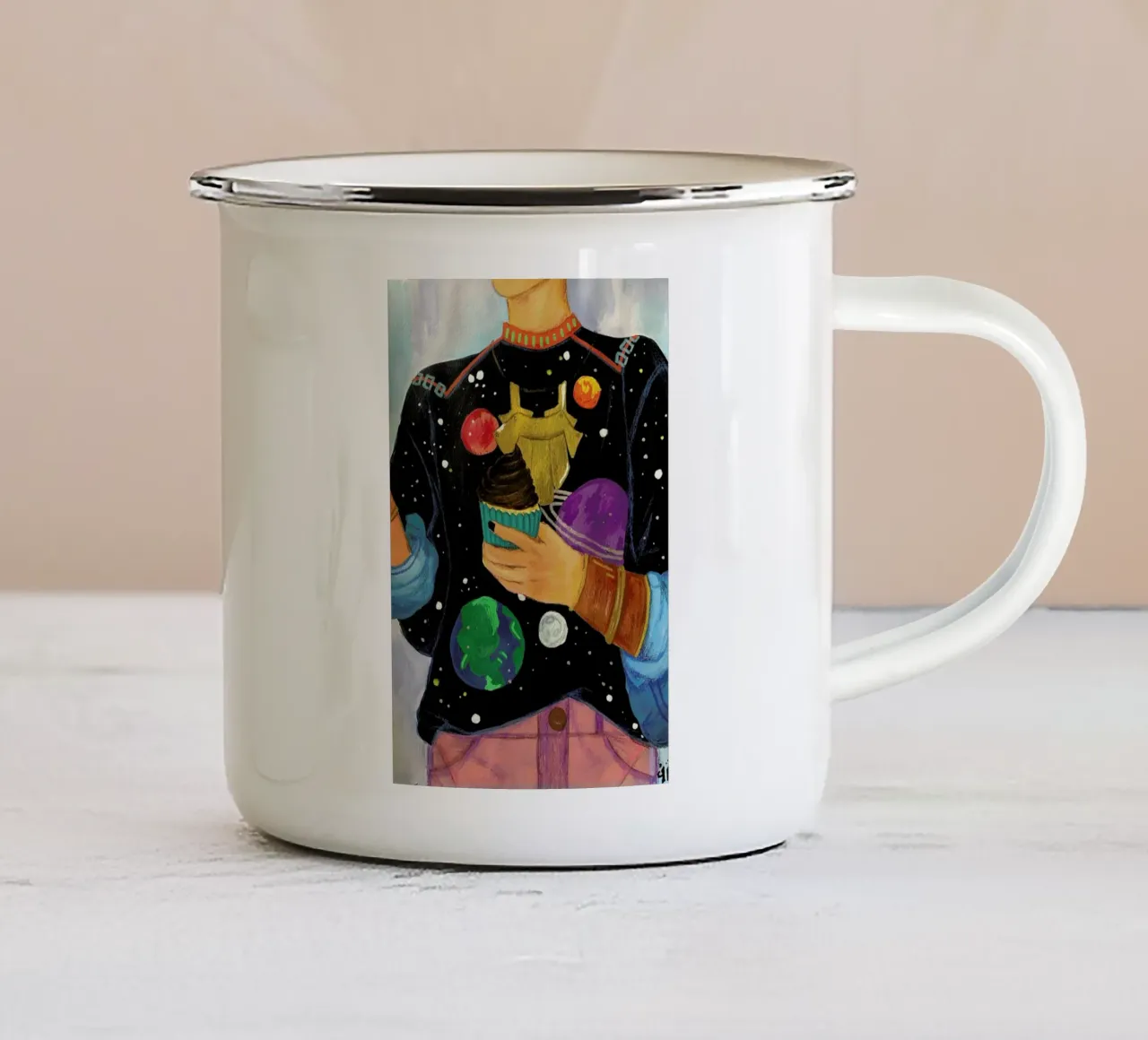Cupcakes And Space tazza in smalto da Paloma Kua