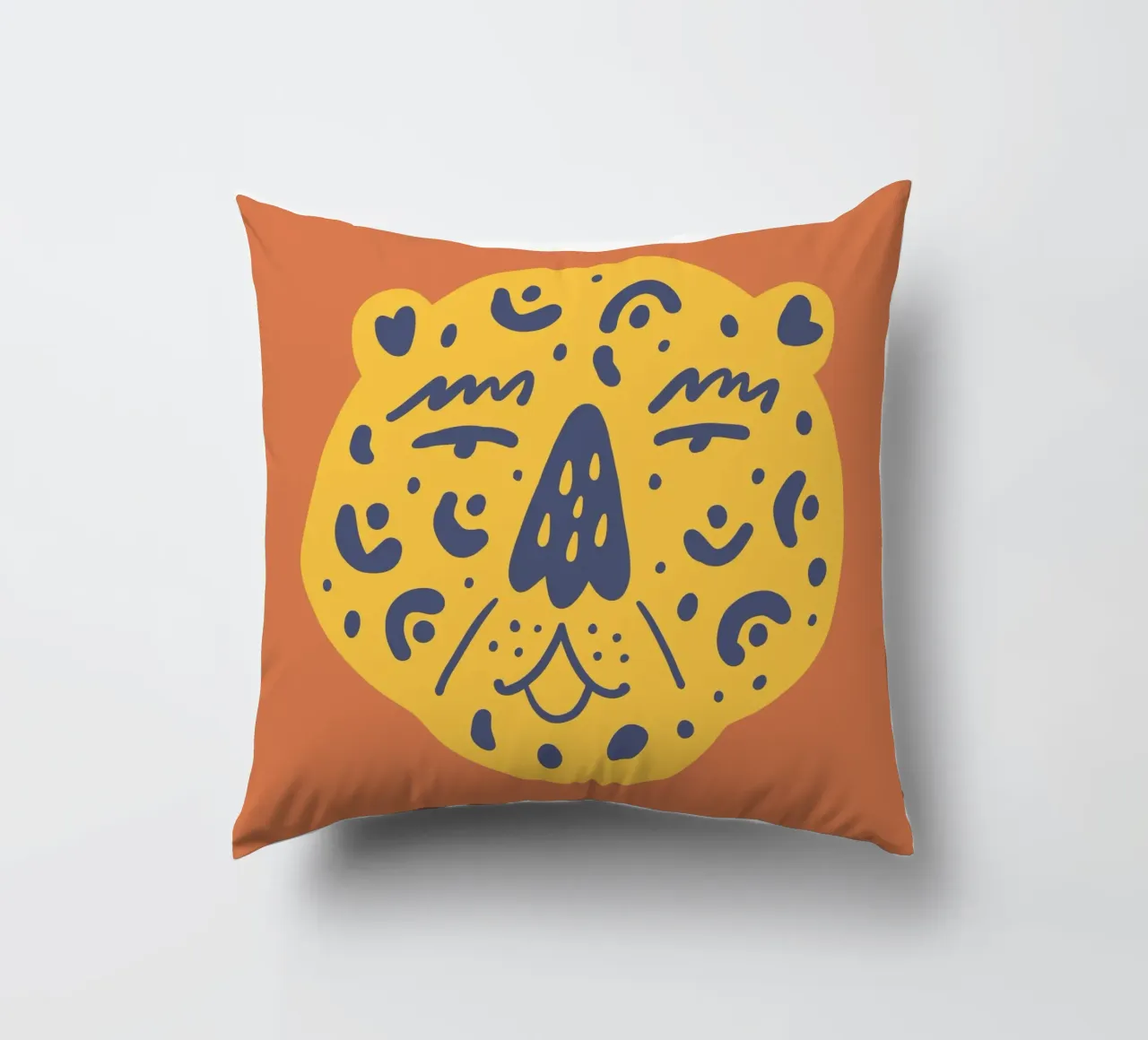 Tiny And Wild No 16 cuscino da treechild