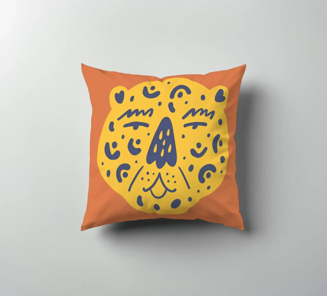 Tiny And Wild No 16 cuscino da treechild