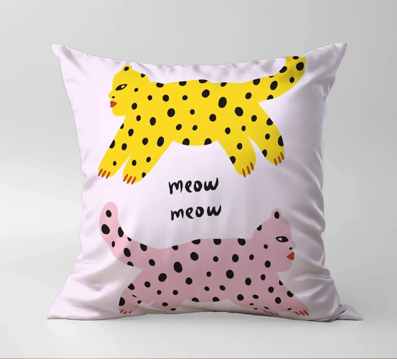Tiny And Wild No 20 cuscino da treechild