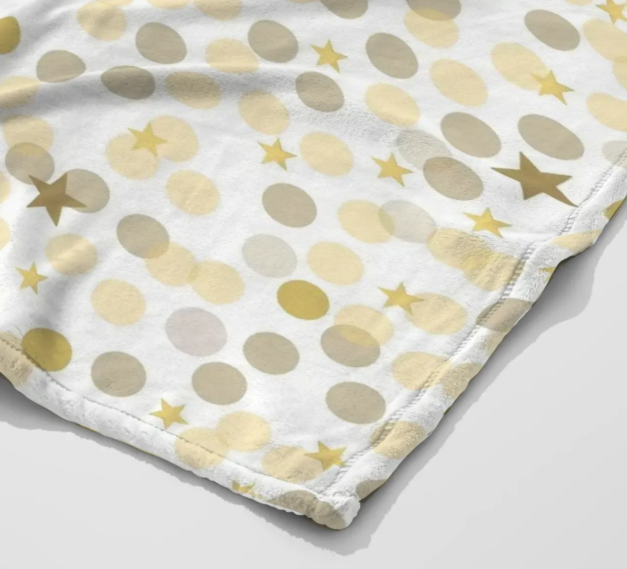 Cerchi e stelle in oro e colori metallici coperta in pile da gulsengunel
