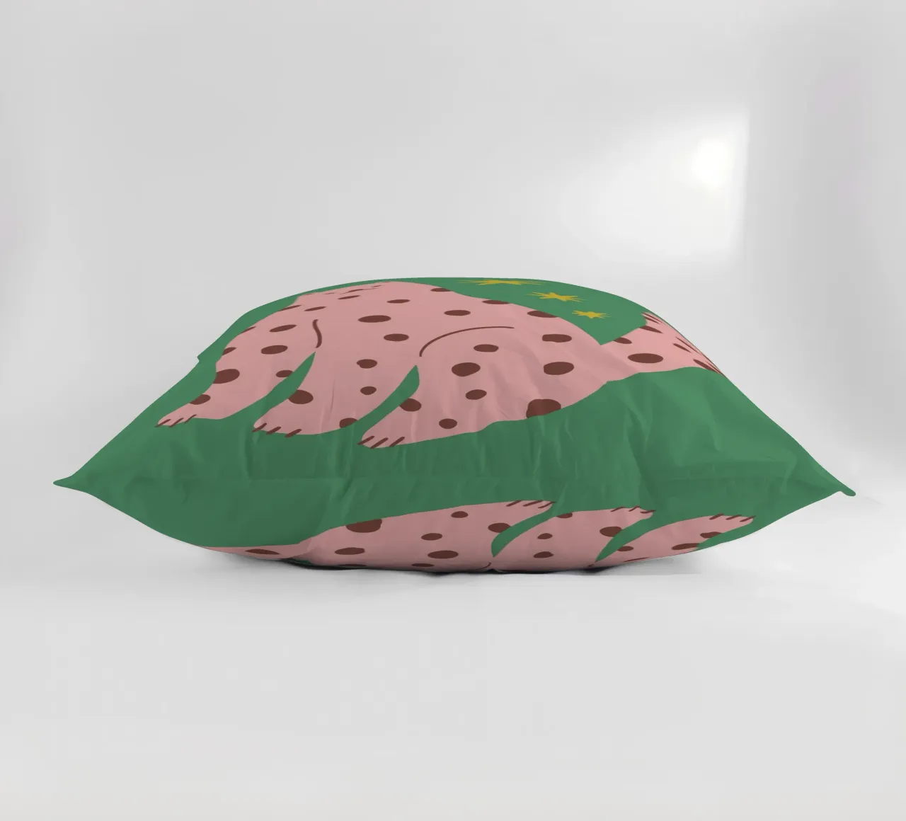 Tiny And Wild No 24 cuscino da treechild