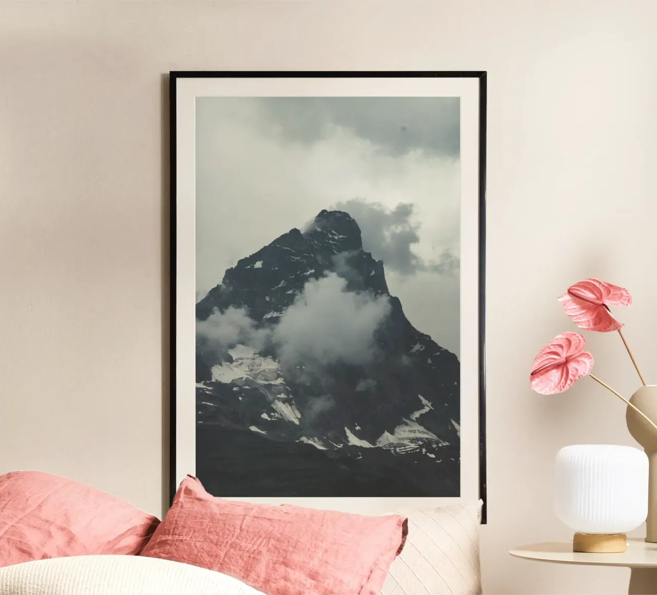 Sussurri delle Alpi poster con telaio in legno da PhotoVibe Decor