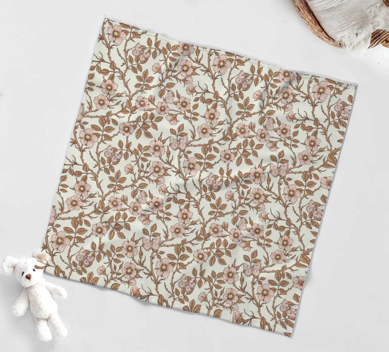 Rose selvatiche e farfalle / rosa/marrone/bianco sporco coperta in pile da Painted Nature