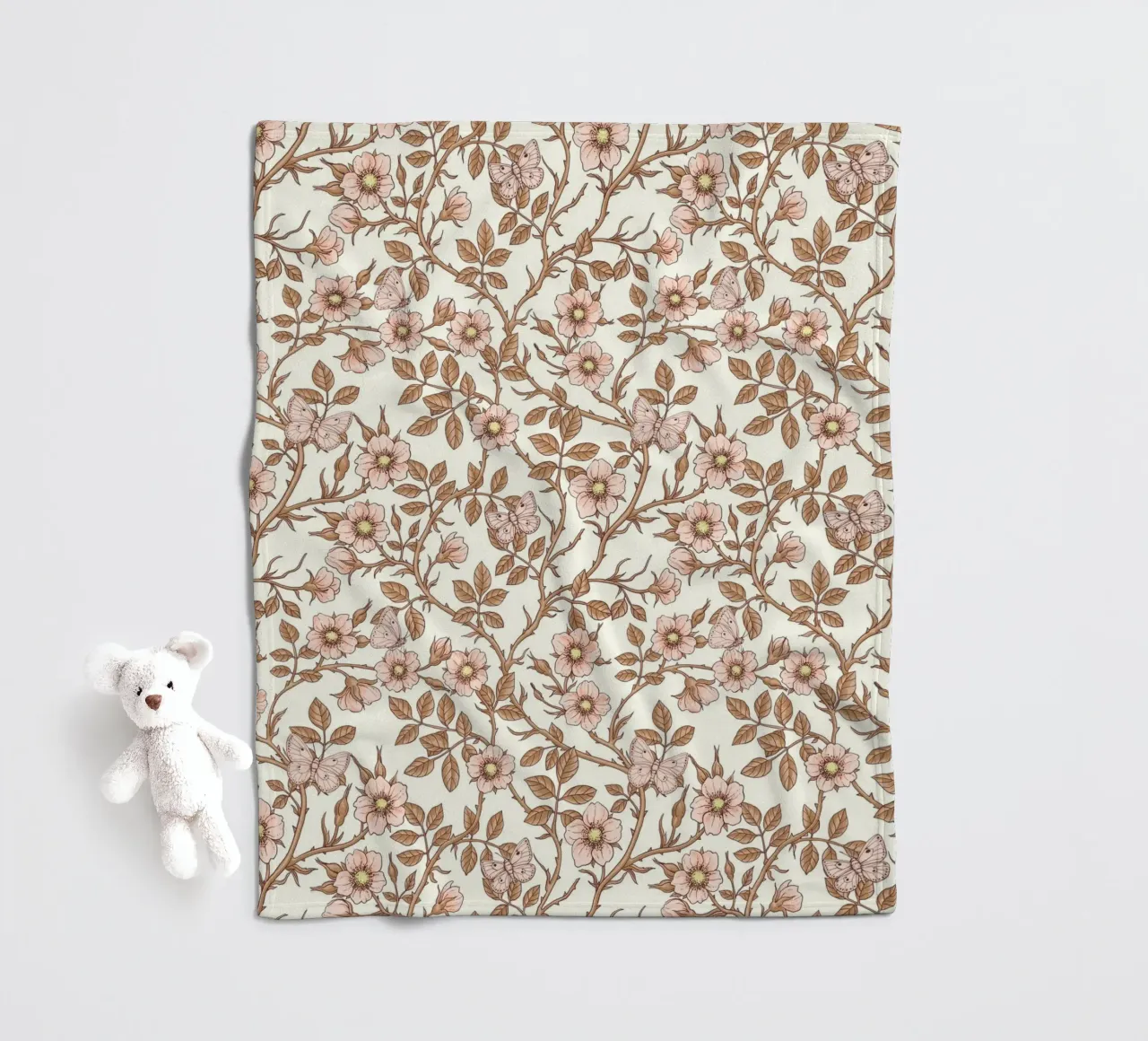 Rose selvatiche e farfalle / rosa/marrone/bianco sporco coperta in pile da Painted Nature