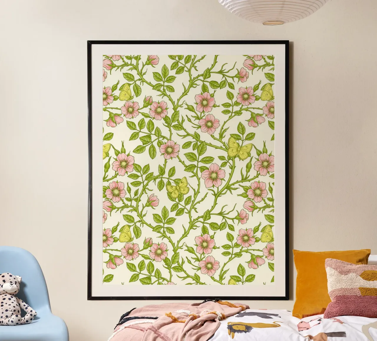 Roses sauvages et papillons /rose/vert pâle/jaune/blanc cassé poster de Painted Nature