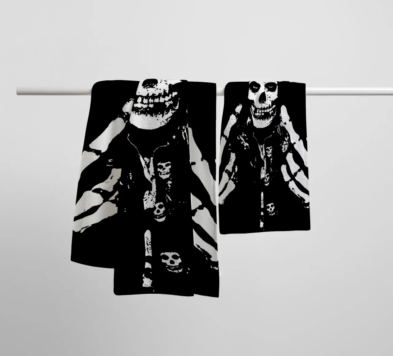 Misfits 4 Art towel by music soul