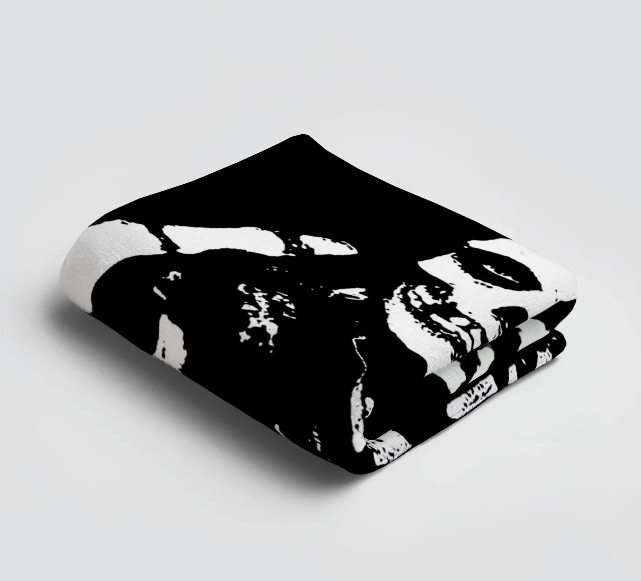 Misfits 4 Art towel by music soul