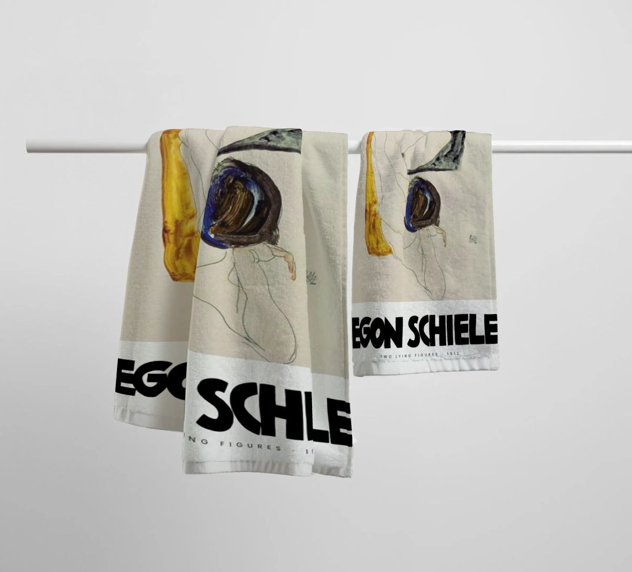 Schiele - Two Lying Figures II Handtuch von Vintage by JUNIQE