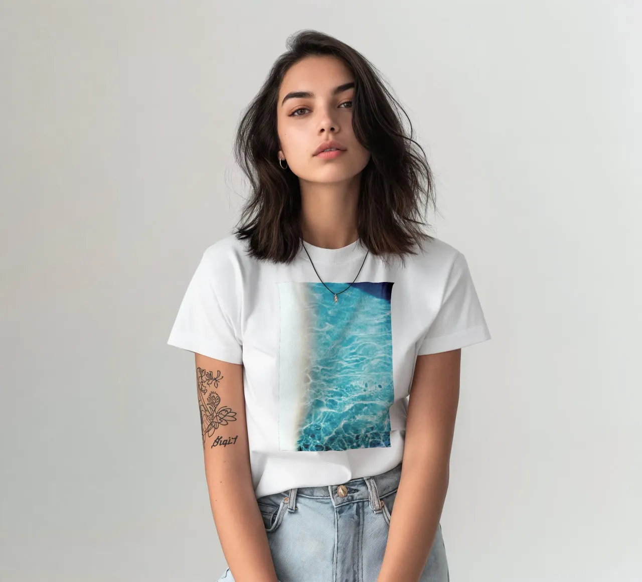 Analog Series Pool In Summer t-shirt da Sebastian Hilgetag