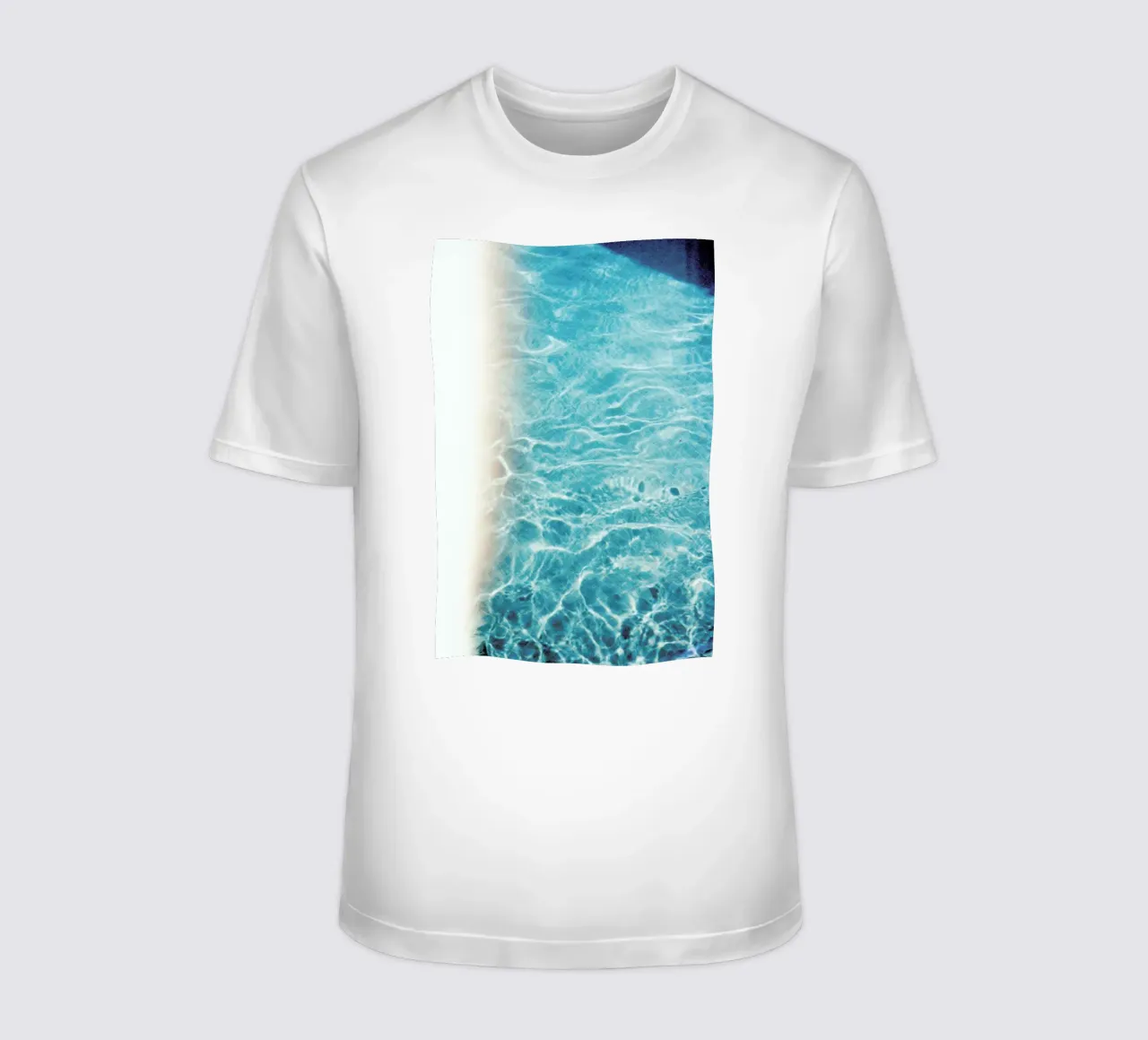 Analog Series Pool In Summer t-shirt da Sebastian Hilgetag