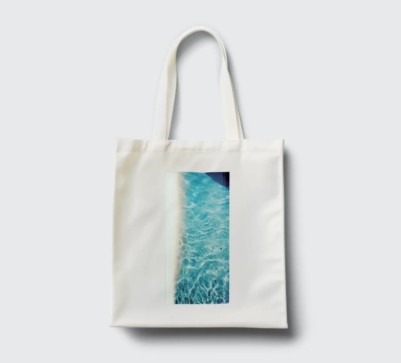 Analog Series Pool In Summer borsa in juta da Sebastian Hilgetag