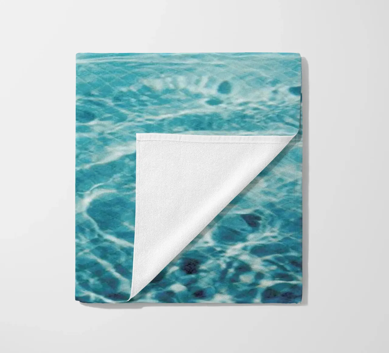 Analog Series Pool In Summer Strandtuch von Sebastian Hilgetag