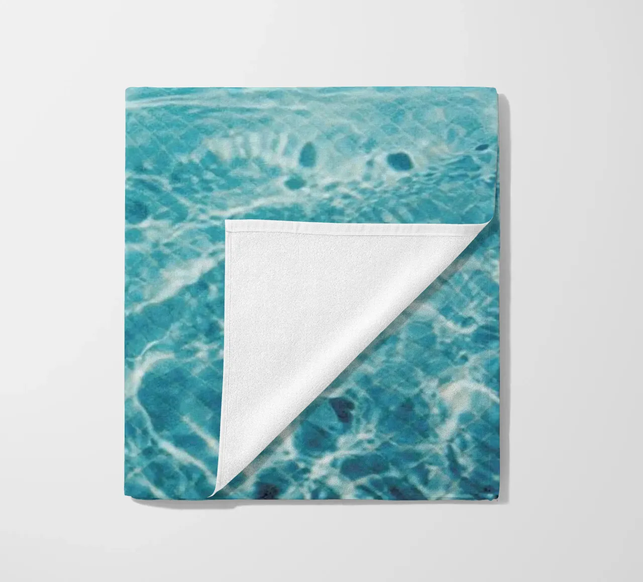 Analog Series Pool In Summer Strandtuch von Sebastian Hilgetag