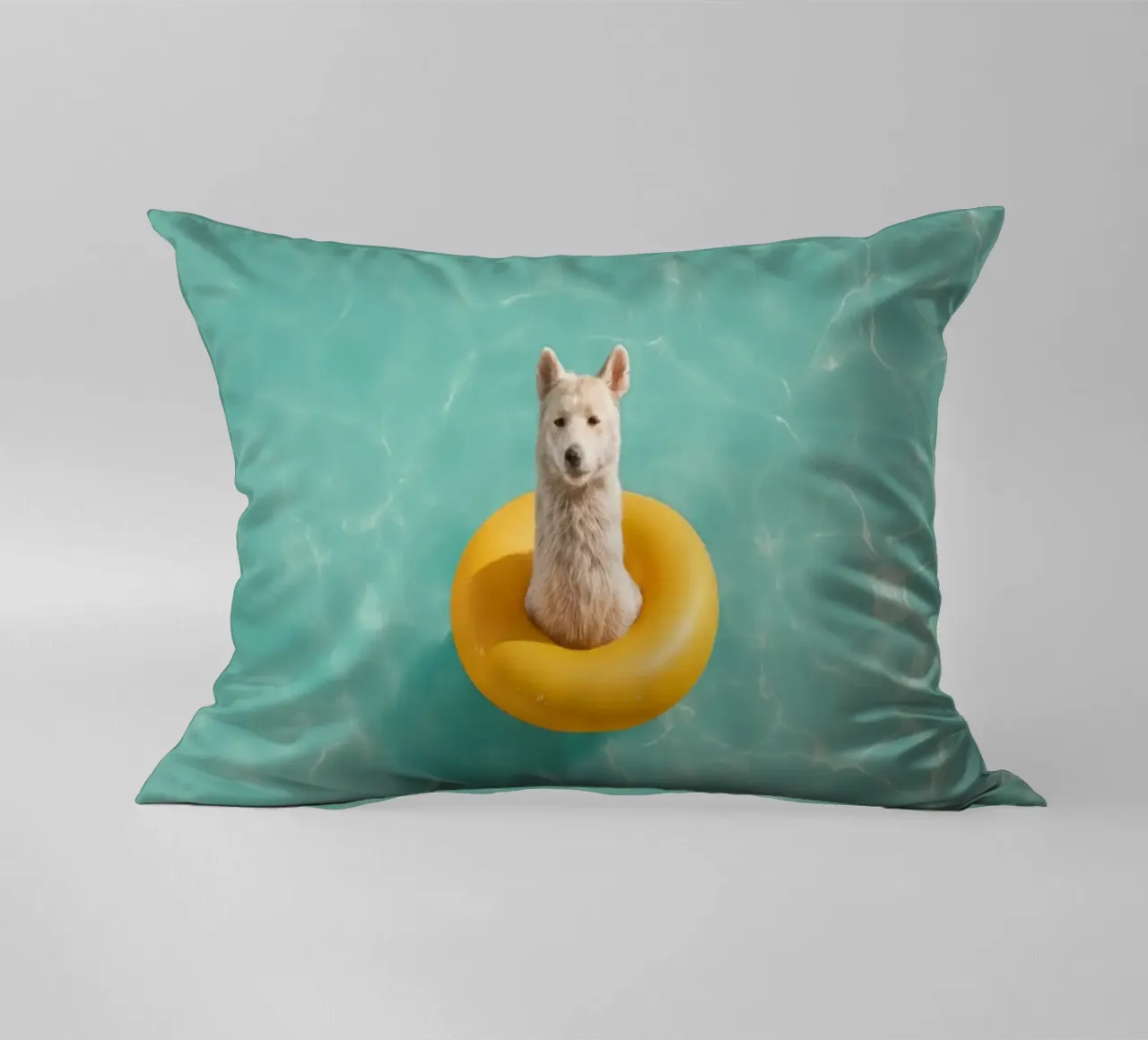 Llama in Pool cuscino da Attaboy Dsgn