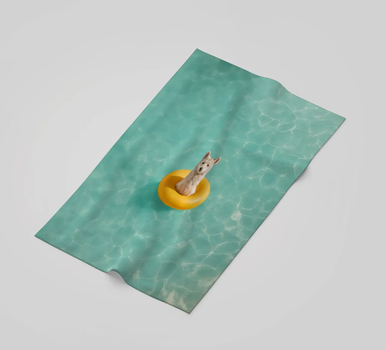 Llama in Pool telo mare da Attaboy Dsgn