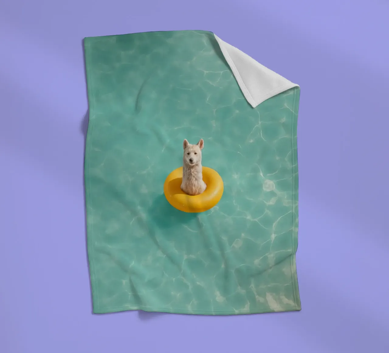 Llama in Pool coperta in pile da Attaboy Dsgn