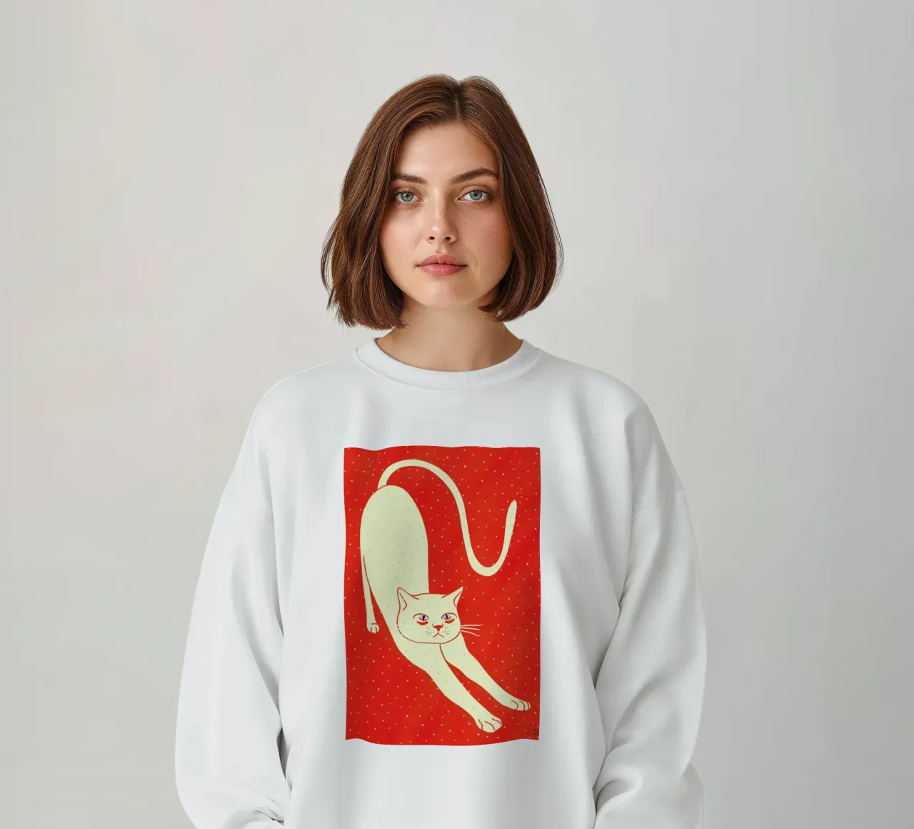 White Cat On Red Background felpa da Be Mart