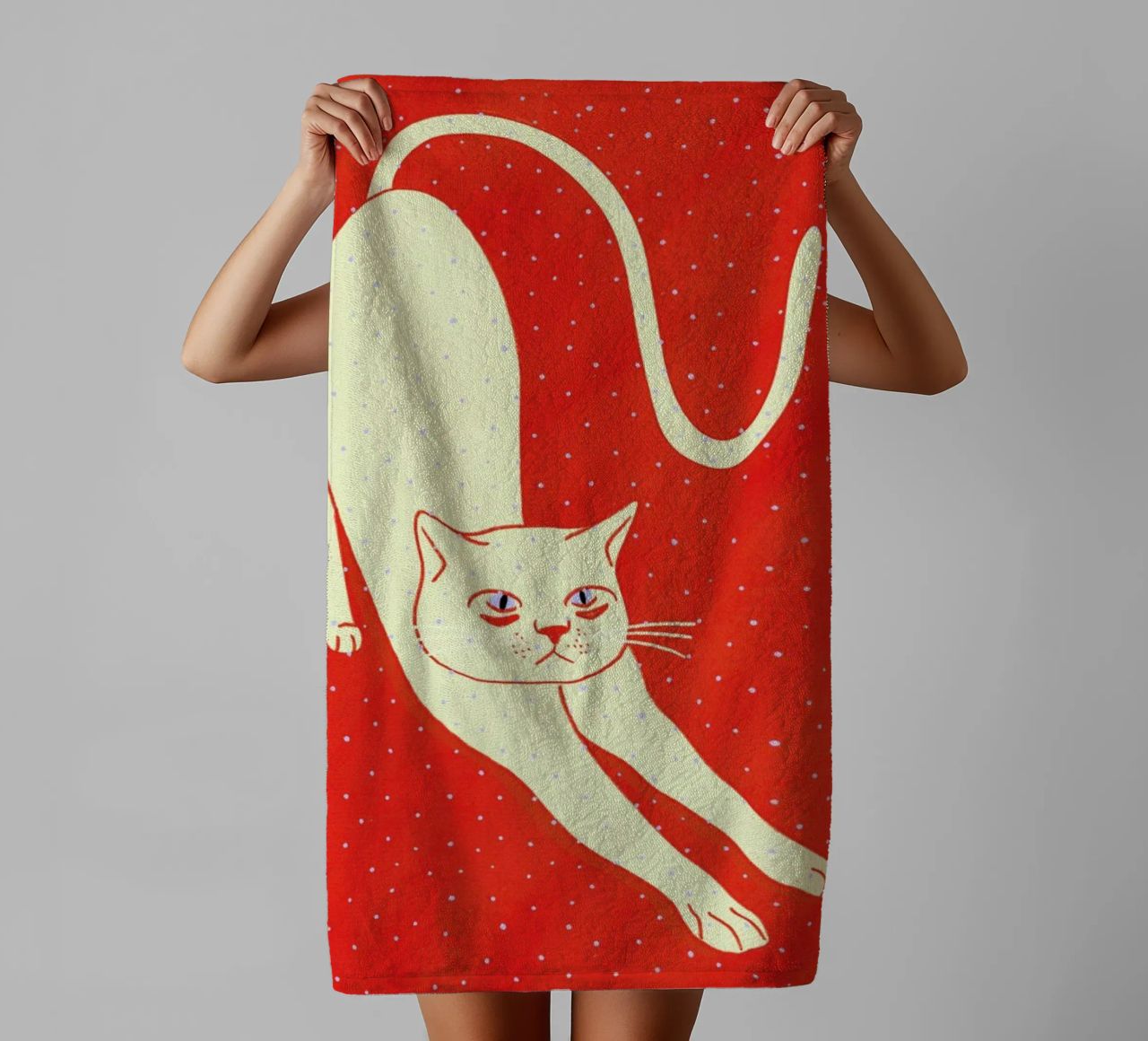 White Cat On Red Background asciugamano da bagno da Be Mart