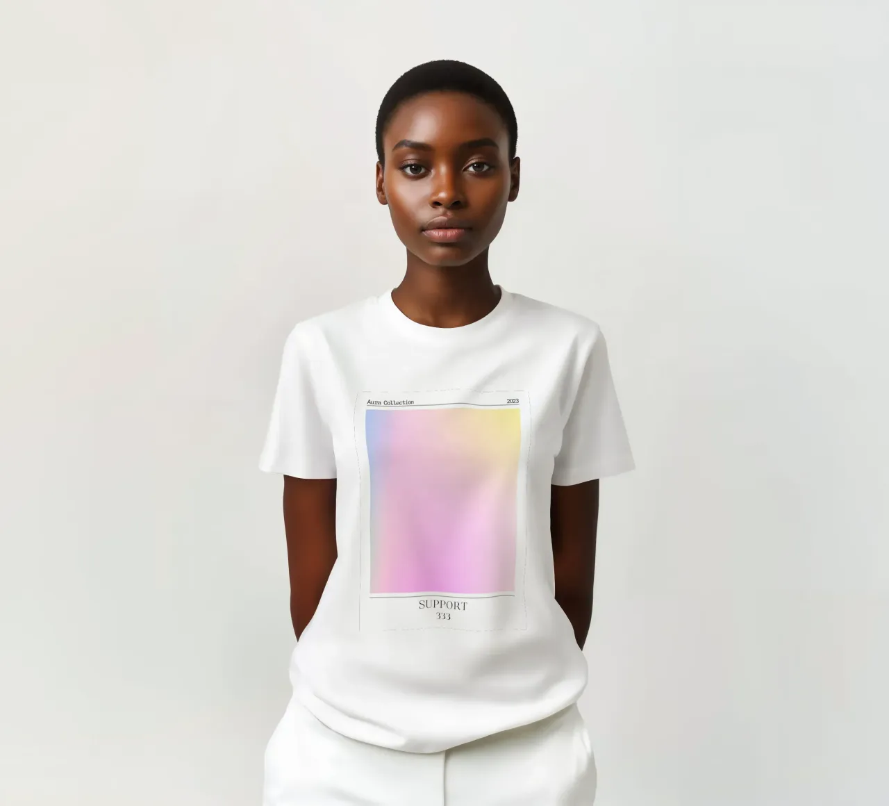 Aura Collection 2023 - Unterstützung 333 Gradient Kunstdruck T-Shirt von homdeco