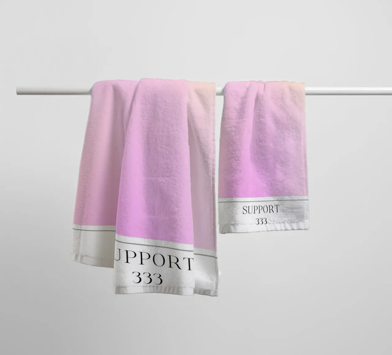Aura Collection 2023 - Unterstützung 333 Gradient Kunstdruck Handtuch von homdeco