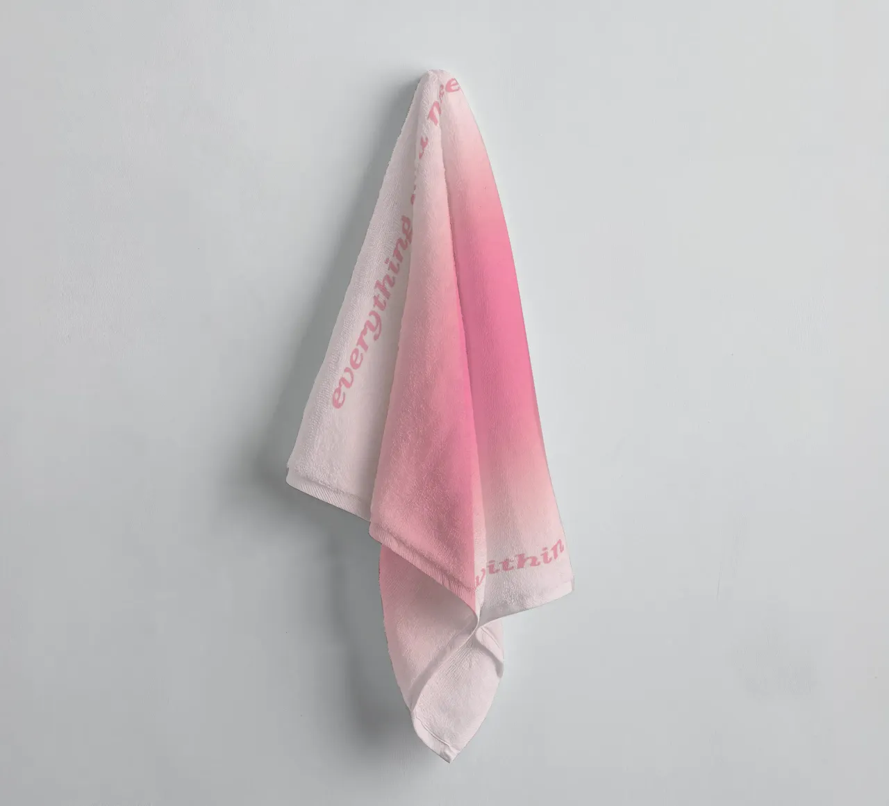 Tout ce dont vous avez besoin est en vous - Aura Gradient Print serviette de bain de homdeco