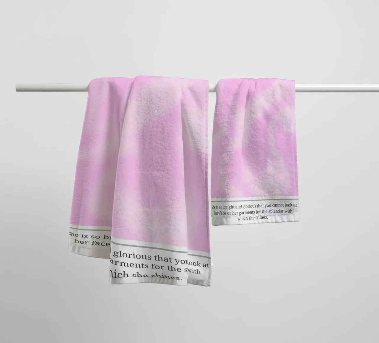 Divine Feminine Pink Aura Farbverlauf Kunstdruck Handtuch von homdeco