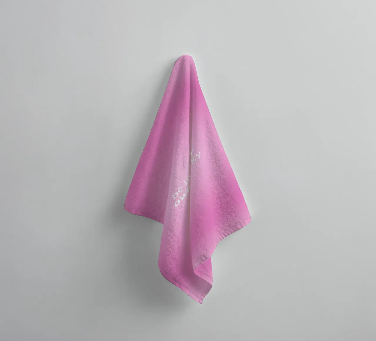 Be In Your Own Energy - Roze Aura Kleurverloop Print badhanddoek van homdeco