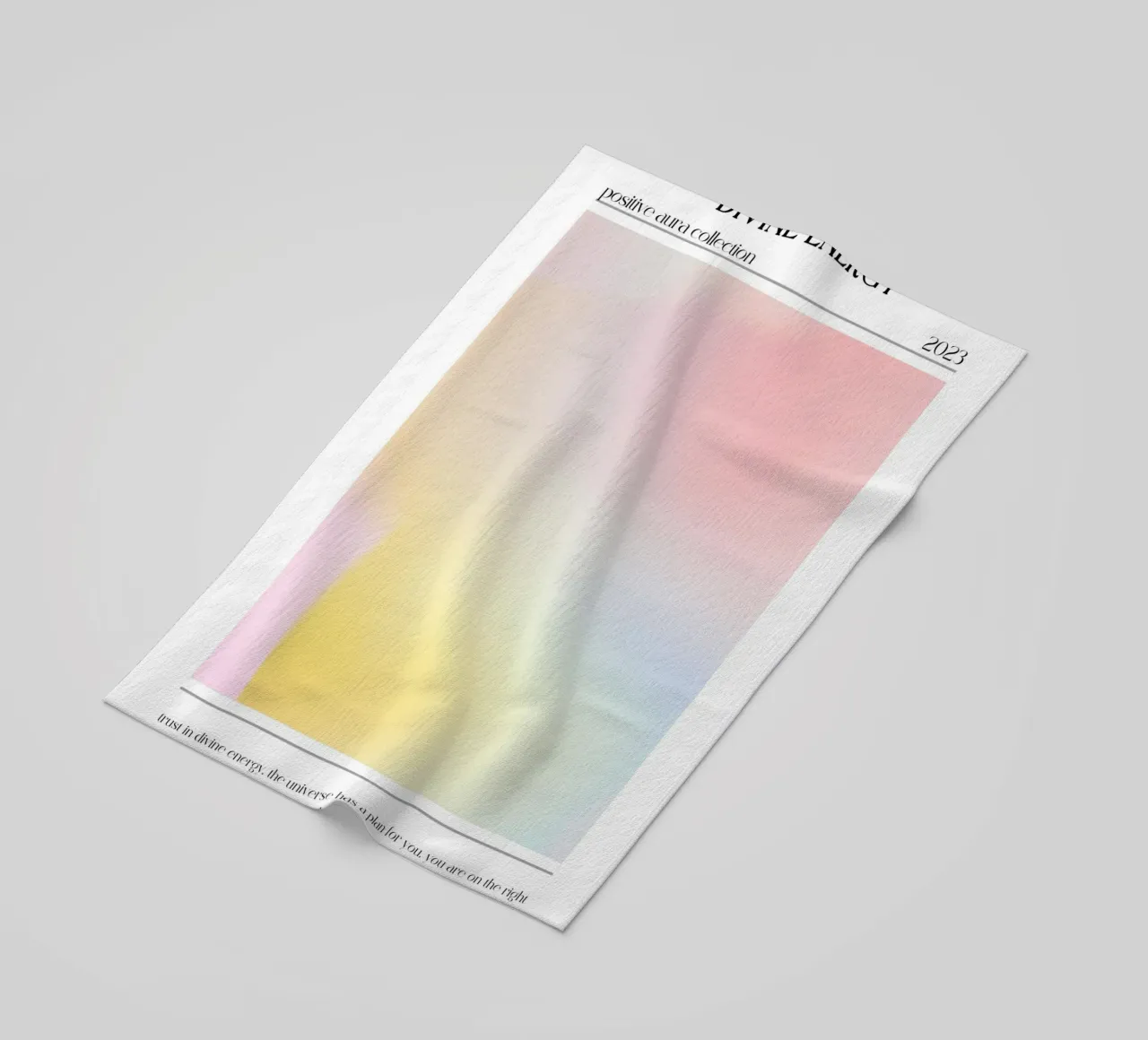 Goddelijke Energie 2023 - Positieve Aura Kleurverloop Print strandhanddoek van homdeco