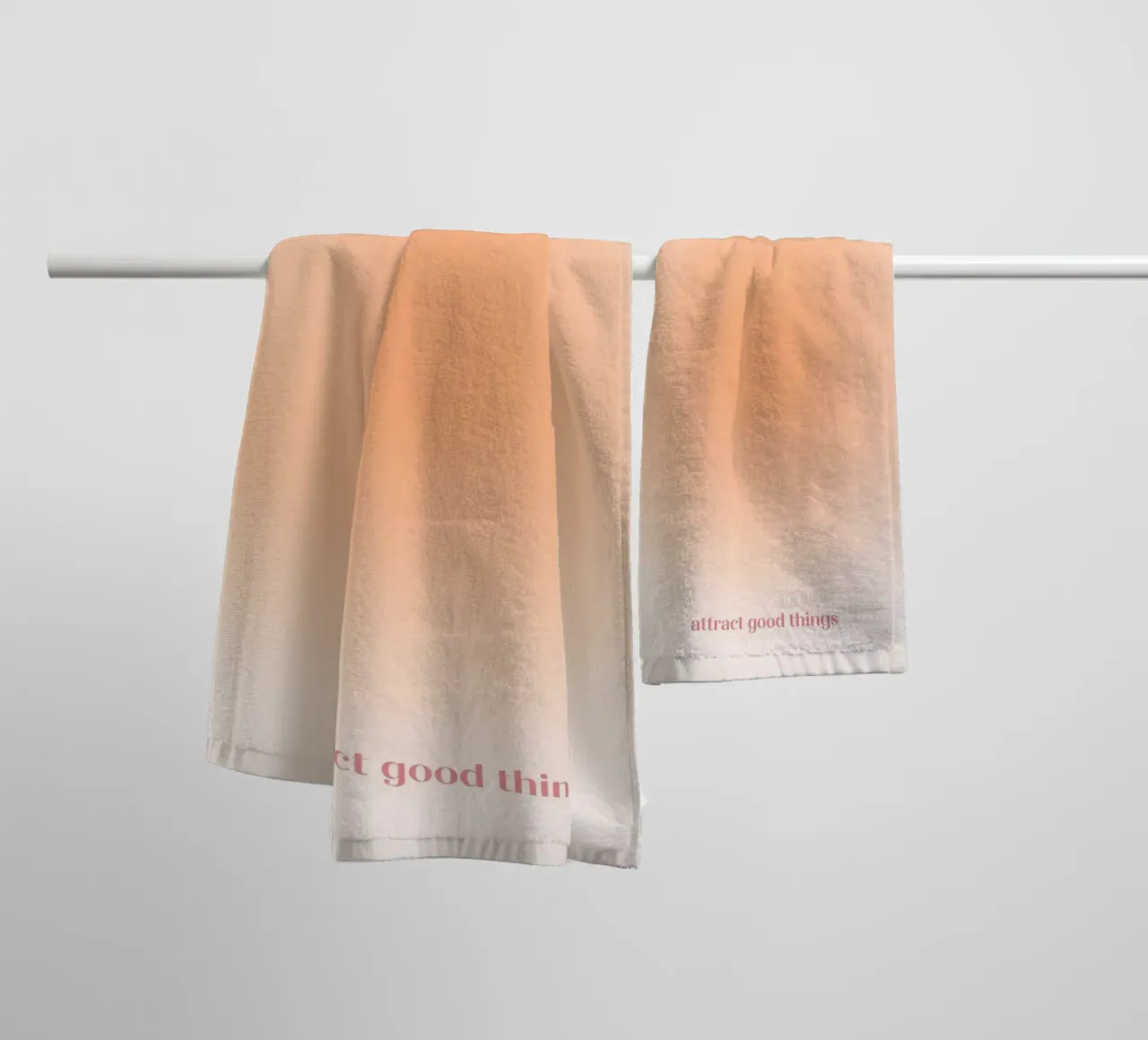 Attract Good Things Pfirsich Aura Gradient Print Handtuch von homdeco