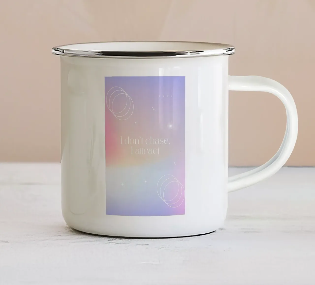 Io non inseguo, io attraggo - Stampa di manifestazione dell'aura tazza in smalto da homdeco