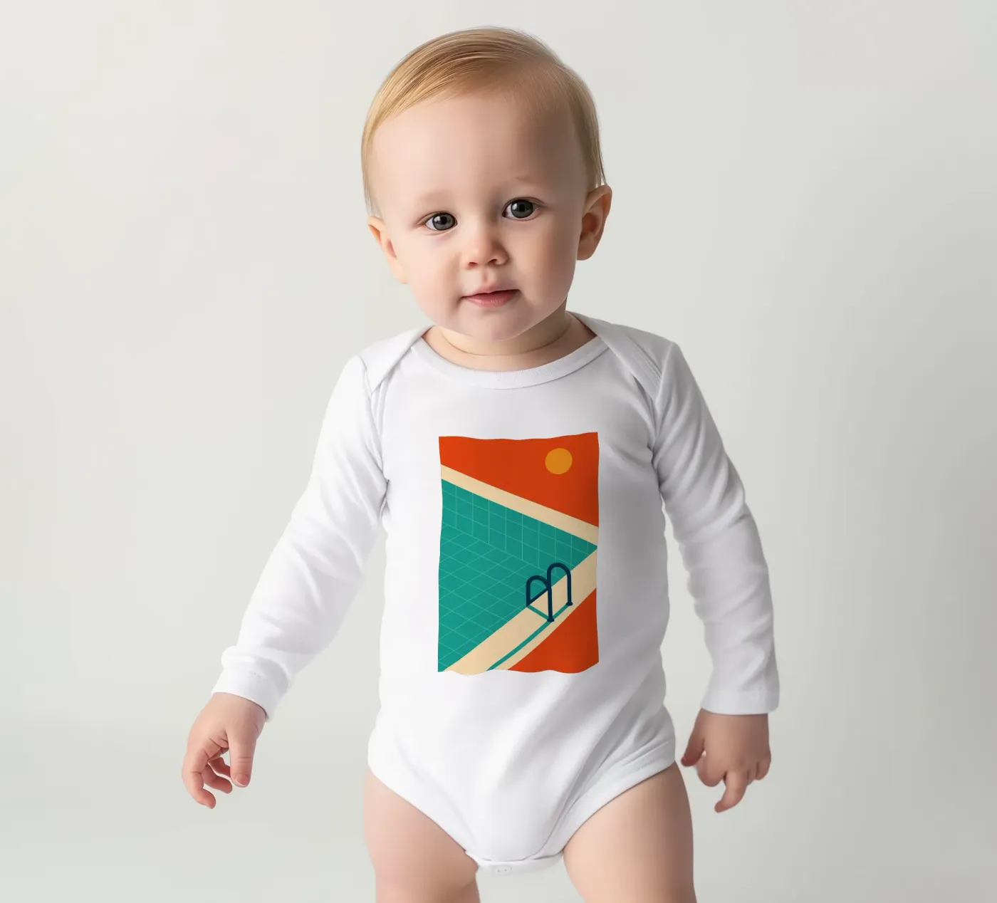 Piscina minimalista retrò con sole arancione body neonato maniche lunghe da JETLAG | affiches voyage