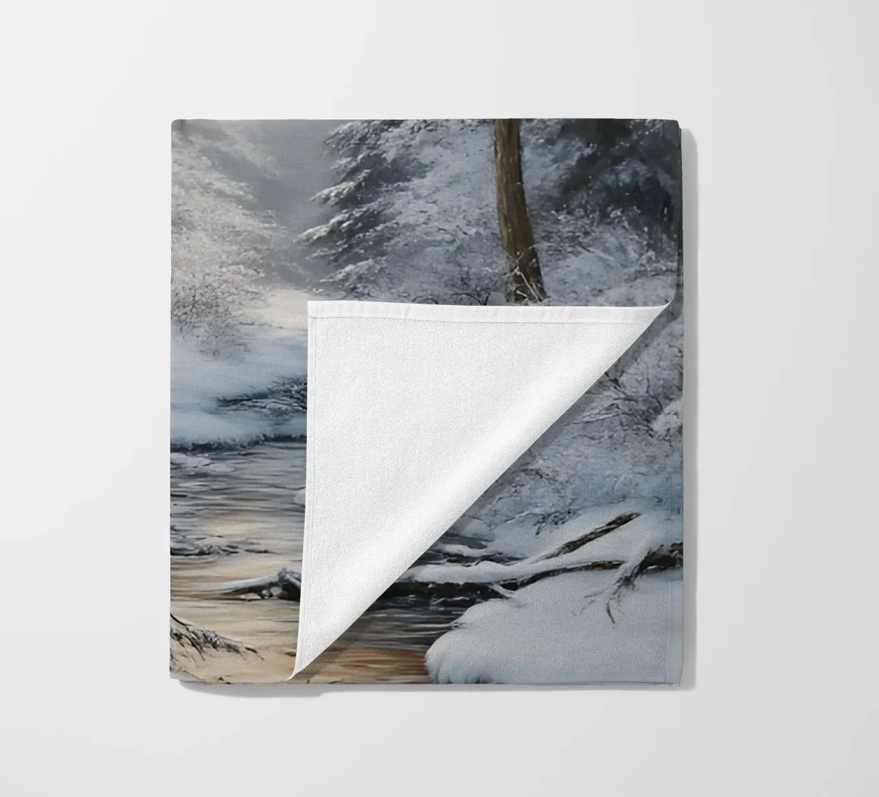 Accogliente casetta di legno invernale Stream Art - Nascondiglio nella foresta innevata telo mare da ClubArt