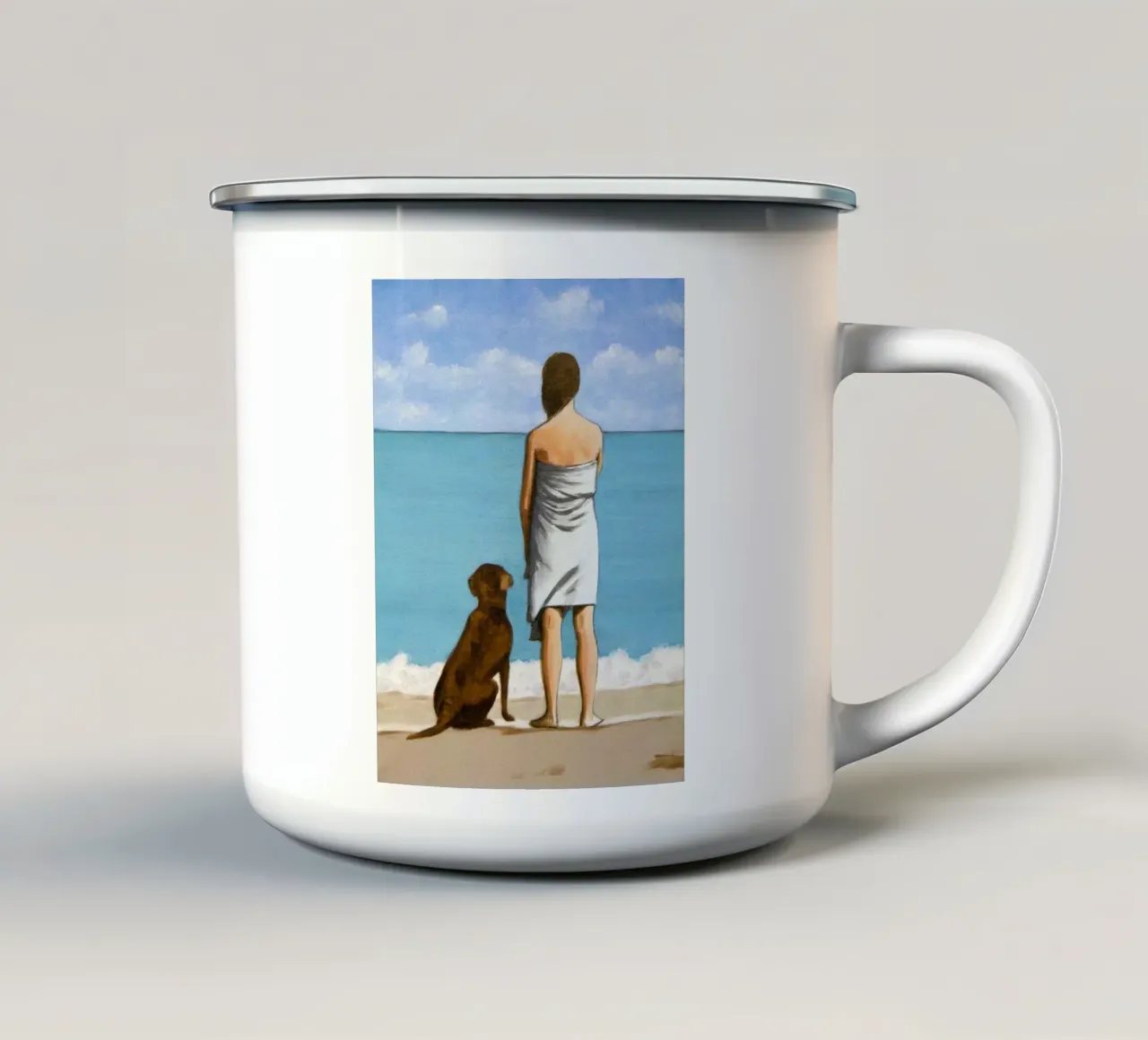 donna e cane sulla spiaggia - sarah morrissette tazza in smalto da Rachelwhell
