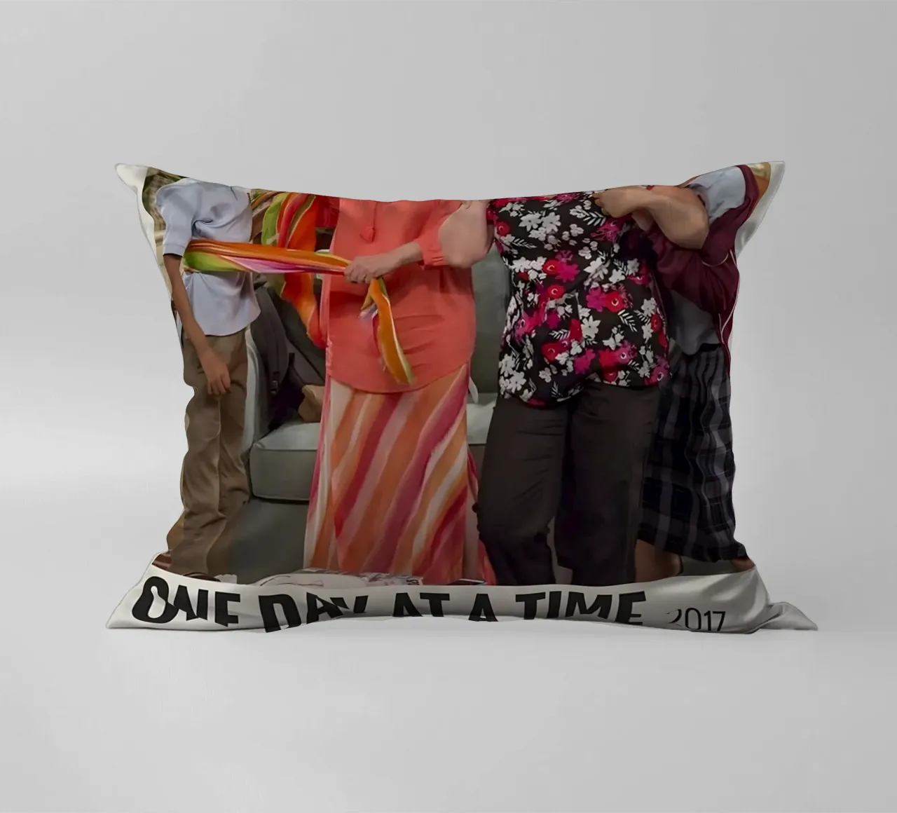 ONE DAY AT A TIME 2017 cuscino da MVFminimalist