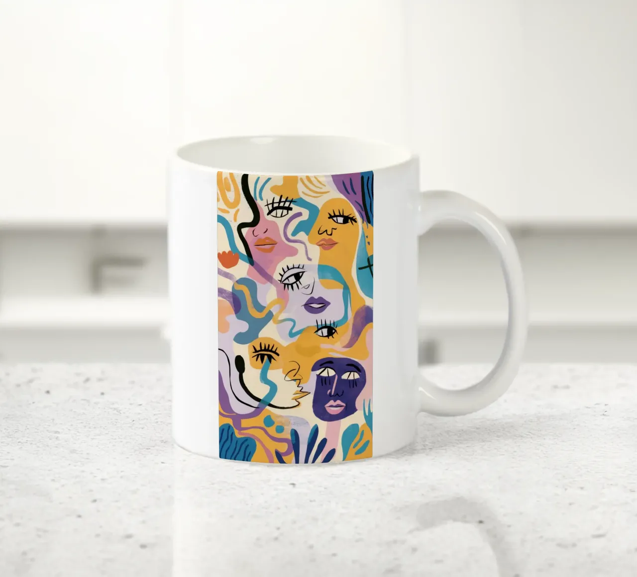 Medley di volti astratti tazza in ceramica da Marigold Tiga