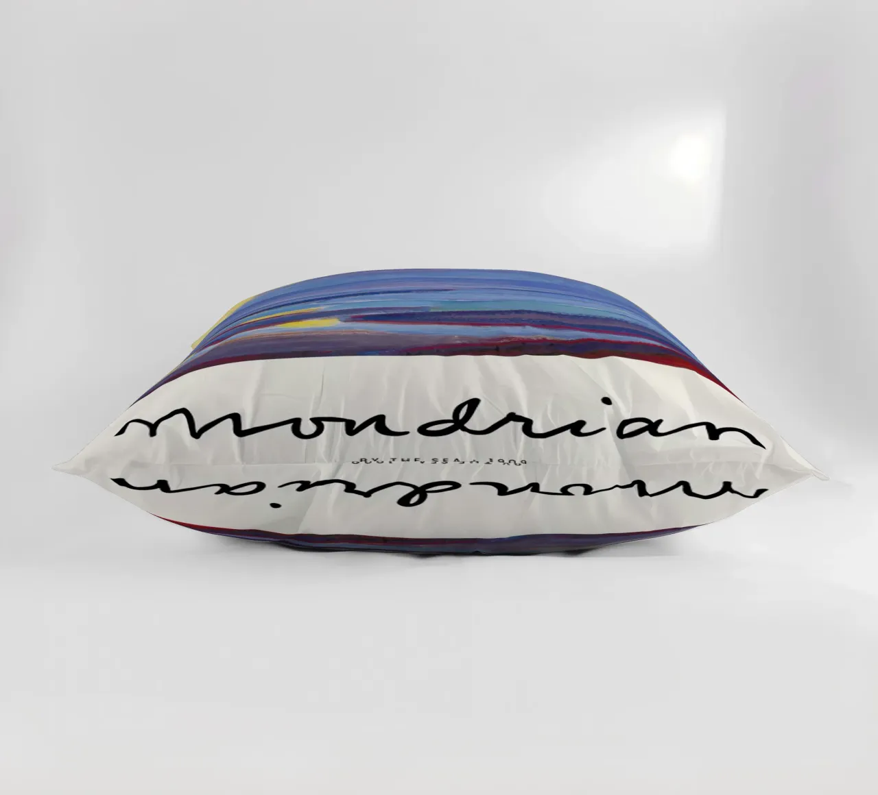 Mondrian – Signed By the Sea cuscino da Vintage by JUNIQE