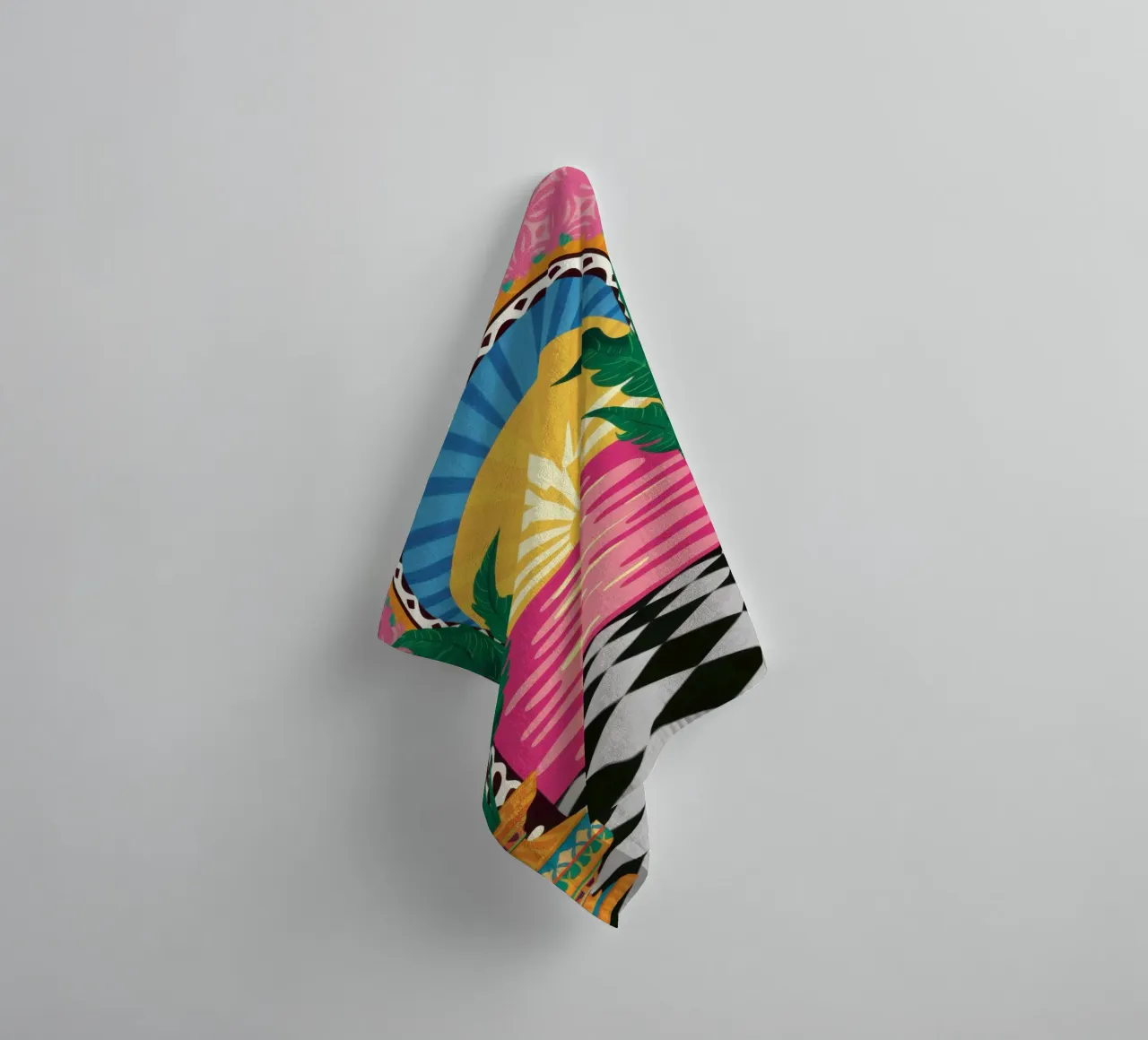 Bogenförmiger Hofweg Handtuch von Sentinel Glow