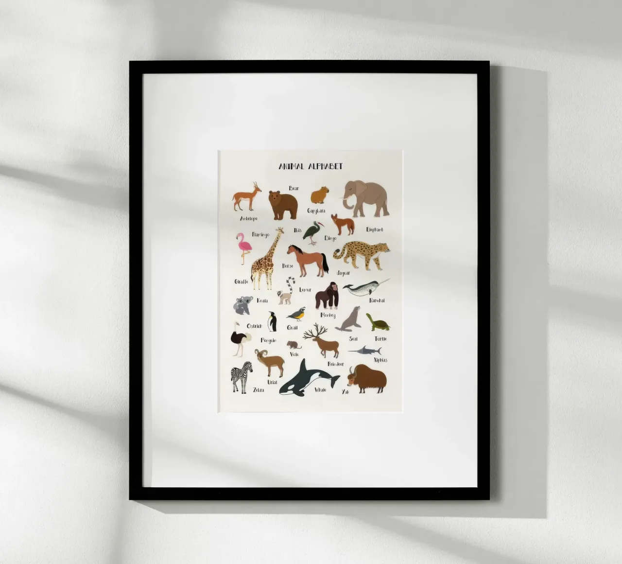 Alfabeto degli animali poster con telaio in legno da KIds Idea