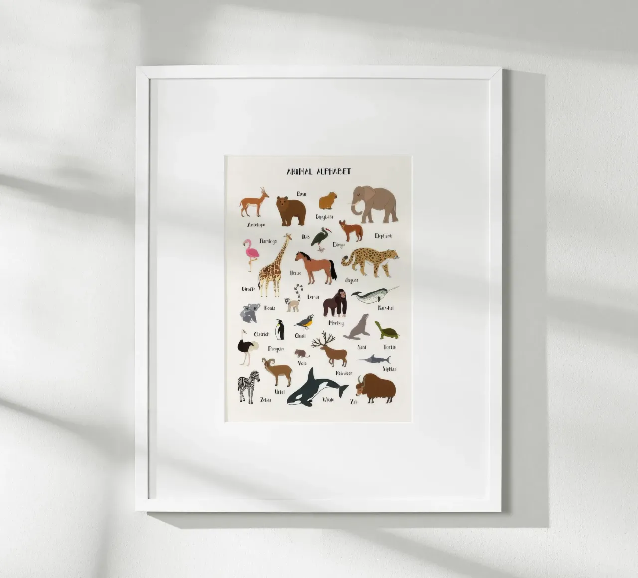 Alfabeto degli animali poster con telaio in legno da KIds Idea