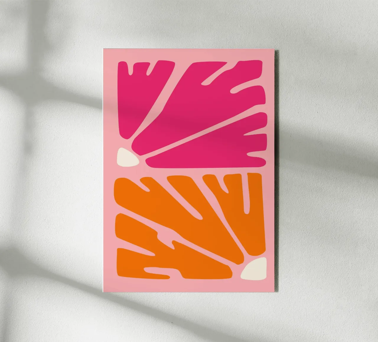 Kühnes abstraktes botanisches Muster in Rosa- und Orangetönen Alu-Dibond von The Art Club