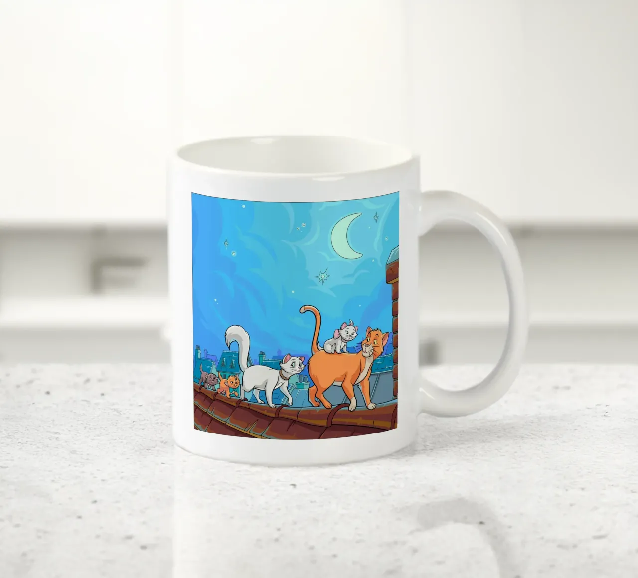 Gatti su un tetto di notte tazza in ceramica da Fanya Art