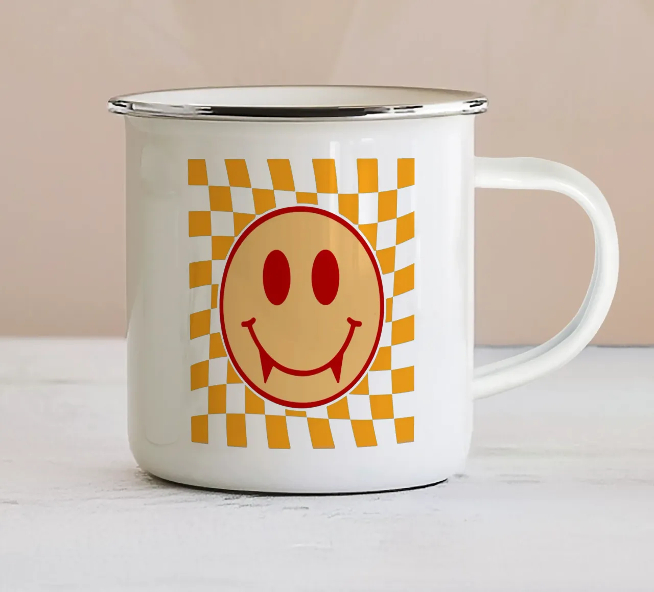 fantasma con faccia felice a scacchi tazza in smalto da onetime